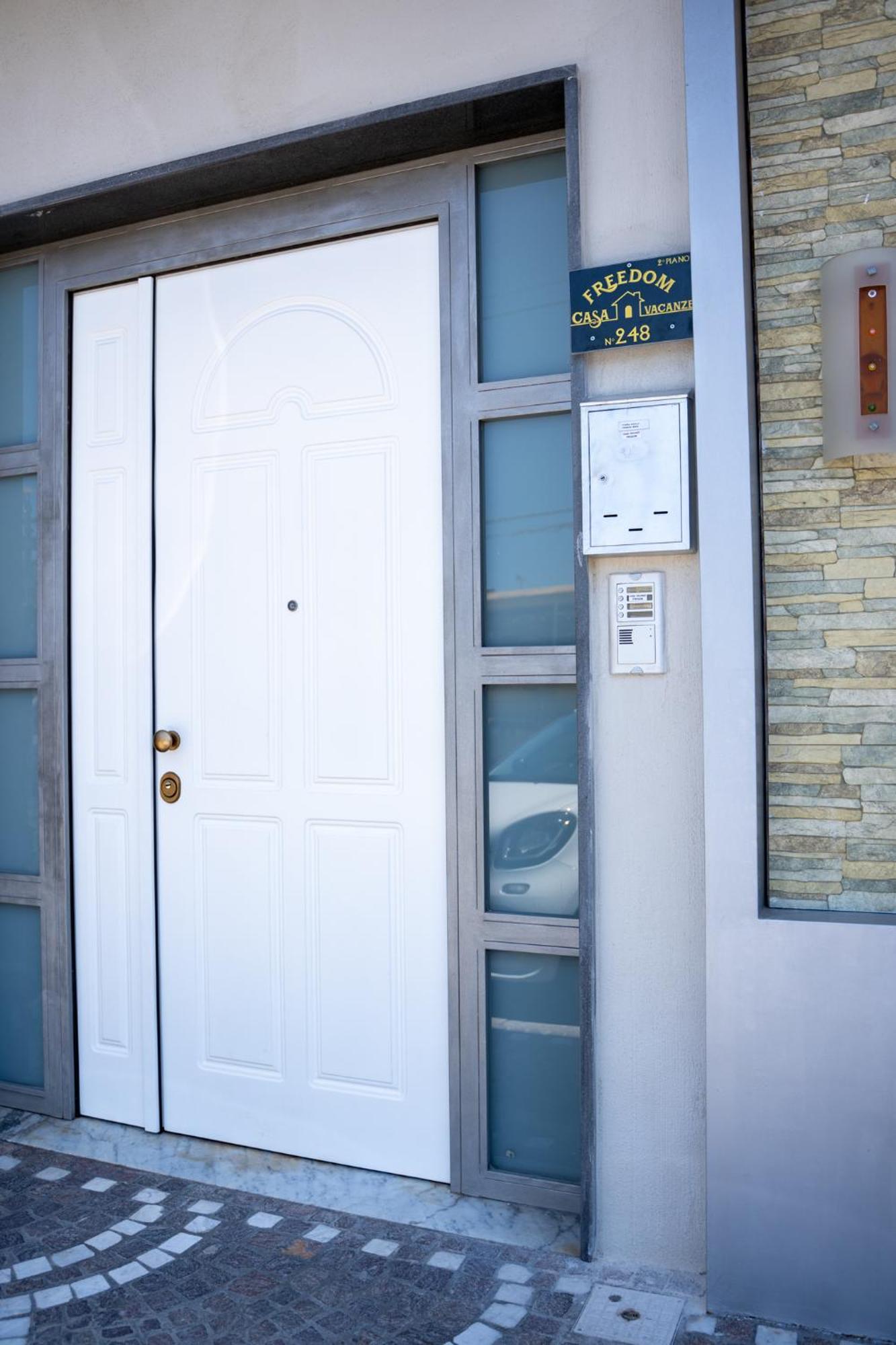 Freedom Apartment SantʼAntonio Abate Екстериор снимка